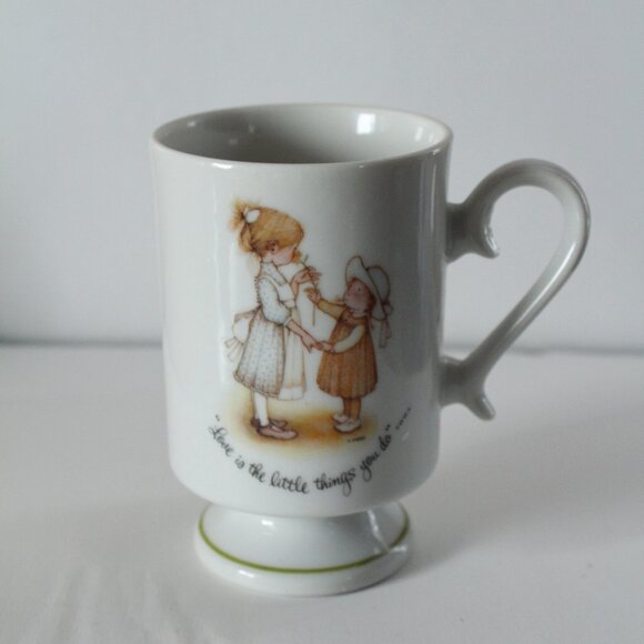 Holly Hobbie Pedastol Mug 1973 - Picture 1 of 2